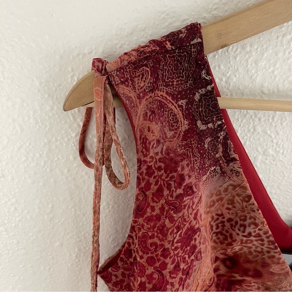 !SOLD! BREAKIN LOOSE Vintage Y2K 90s Red Paisley Floral V Neck Flowy Midi Dress - Picture 3 of 10